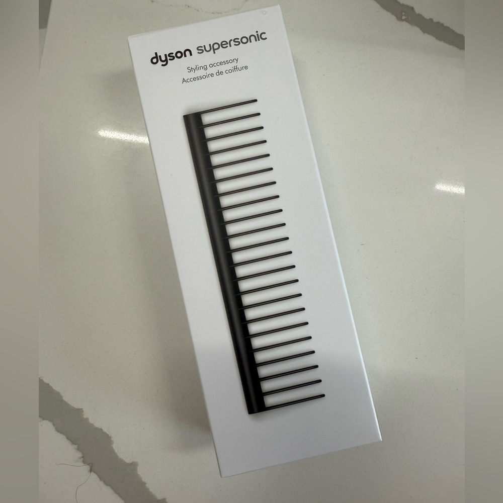 Dyson-designed Detangling Comb